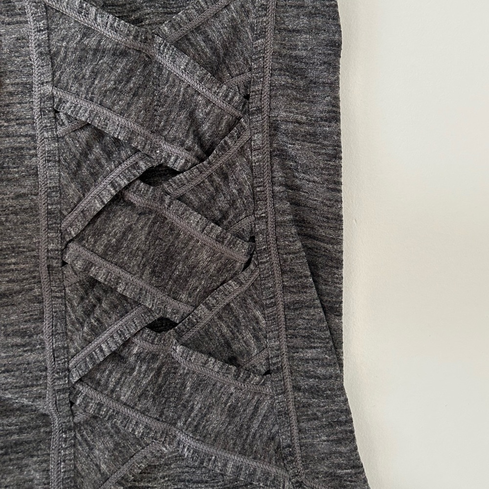 Lululemon Varsity Tank Top GUC Size 8 (Estimated) Heather Black - Picture 3 of 3